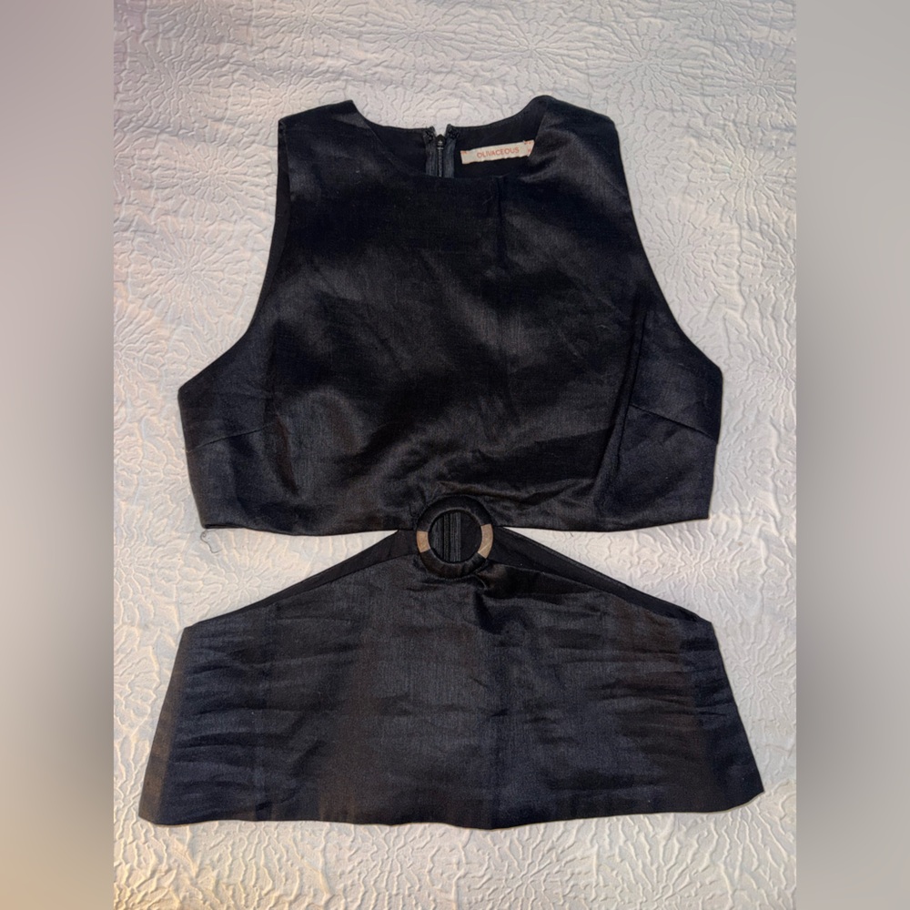 These Three O-Ring Black Top